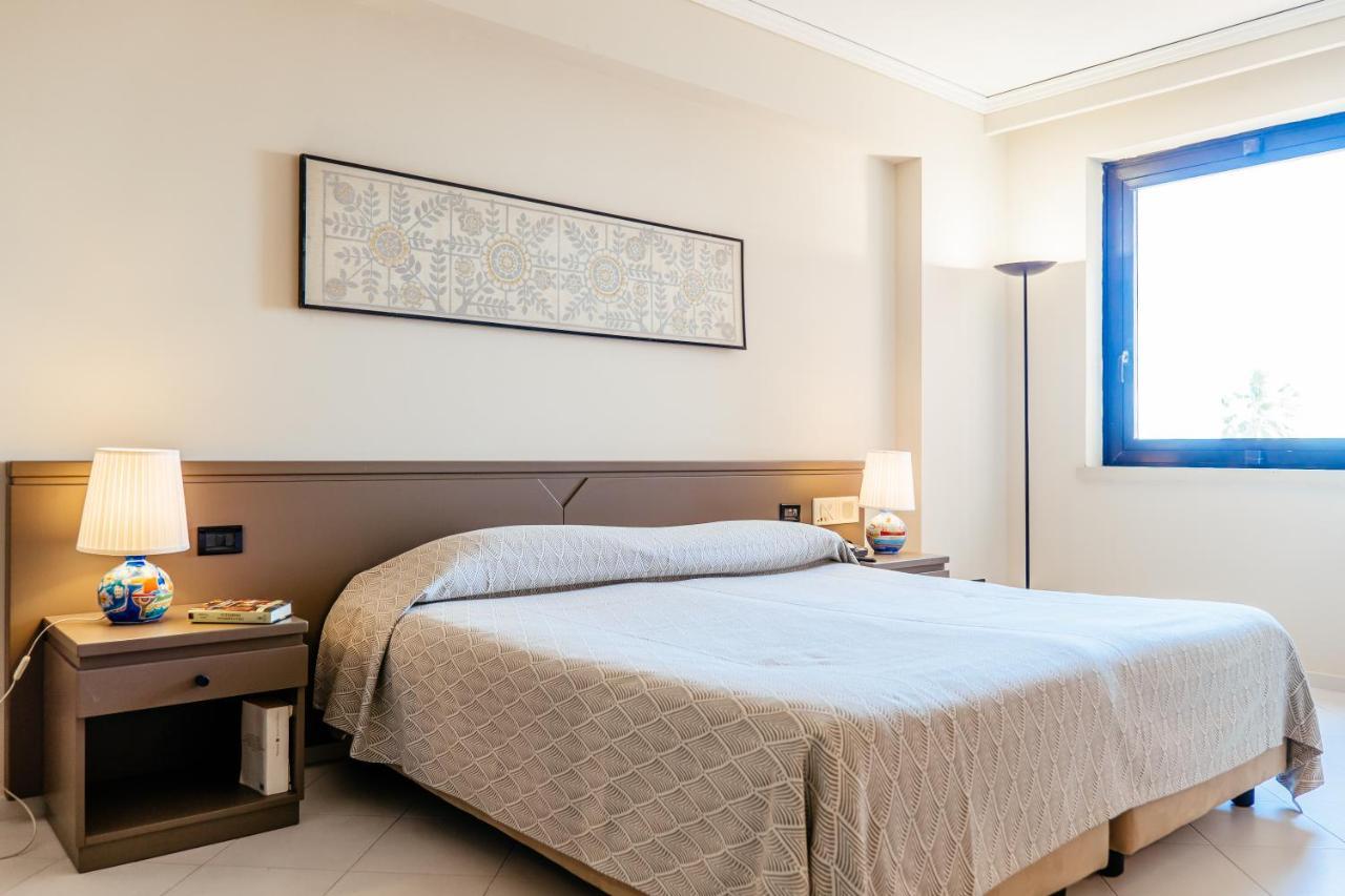 Palm Beach Club Hotel 카스텔다치아 외부 사진